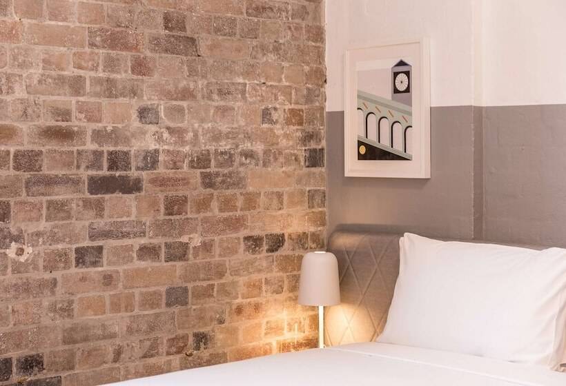 اتاق خانوادگی, The Ultimo