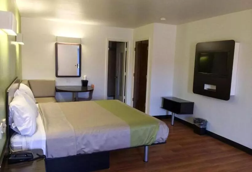 اتاق لوکس با تخت بزرگ, Motel 6longview, Tx  North