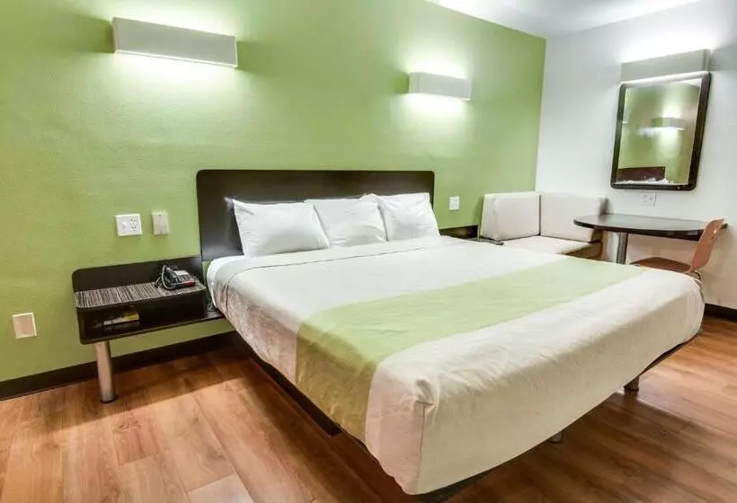 اتاق لوکس با تخت بزرگ, Motel 6longview, Tx  North