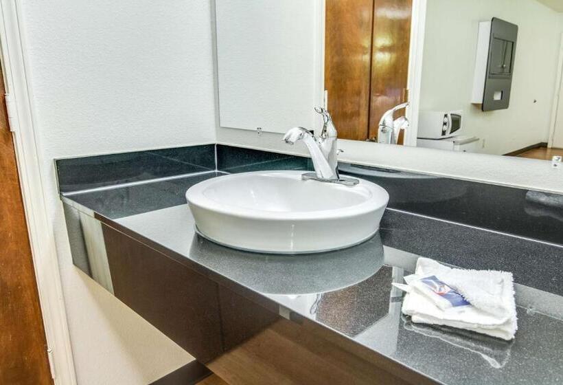 Люкс с гидромассажем, Motel 6longview, Tx  North