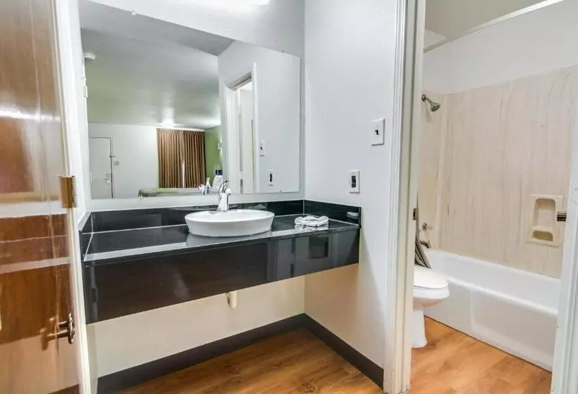 اتاق استاندارد با تخت بزرگ, Motel 6longview, Tx  North
