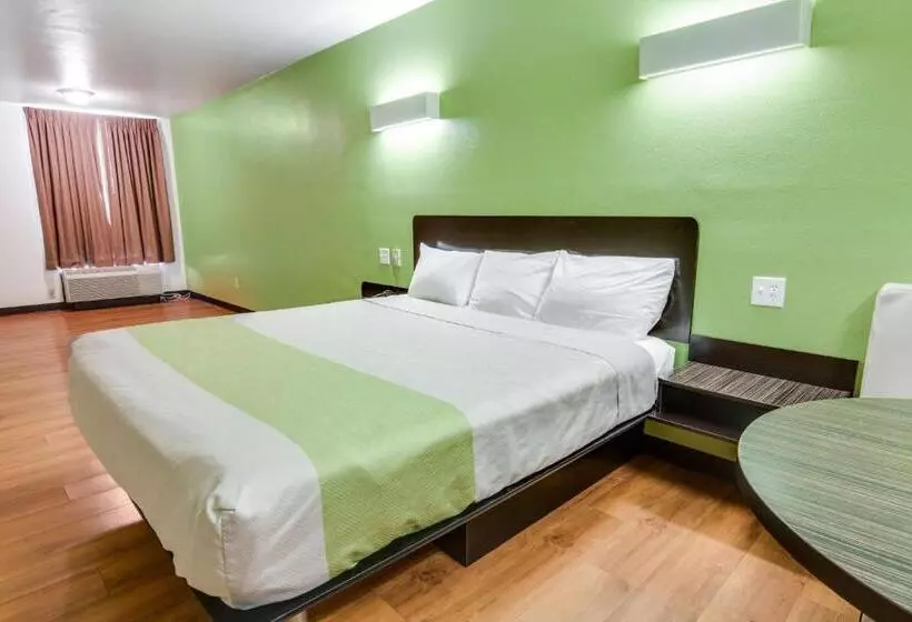 اتاق استاندارد با تخت بزرگ برای معلولان, Motel 6longview, Tx  North