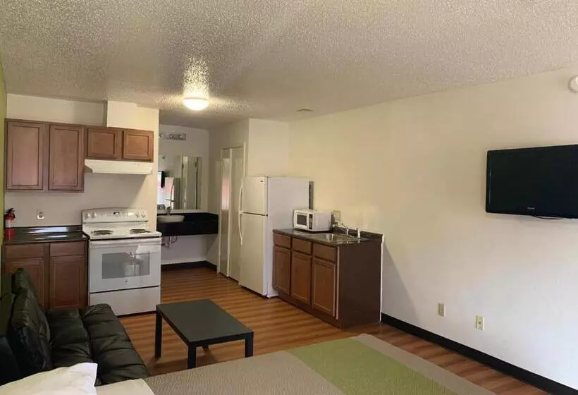 اتاق لوکس چهار تخته, Motel 6longview, Tx  North