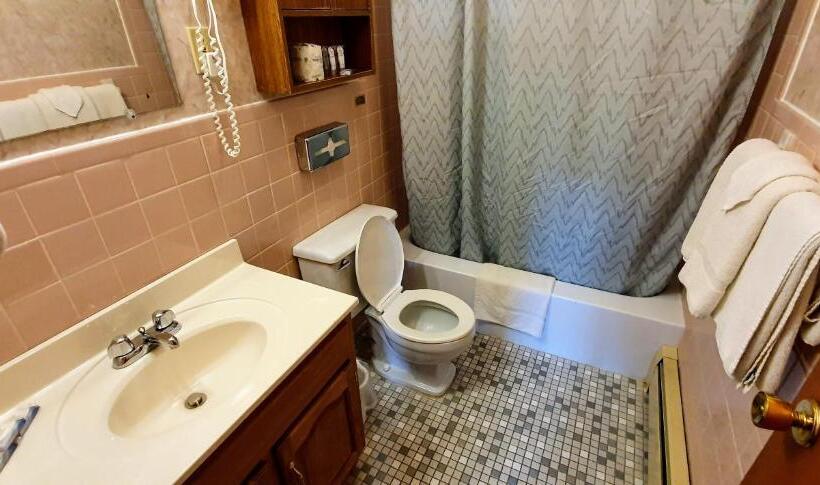 חדר סטנדרט לשלושה, Red Ranch Inn