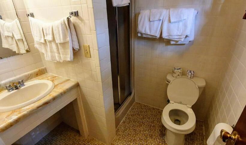 חדר סטנדרט לשלושה, Red Ranch Inn