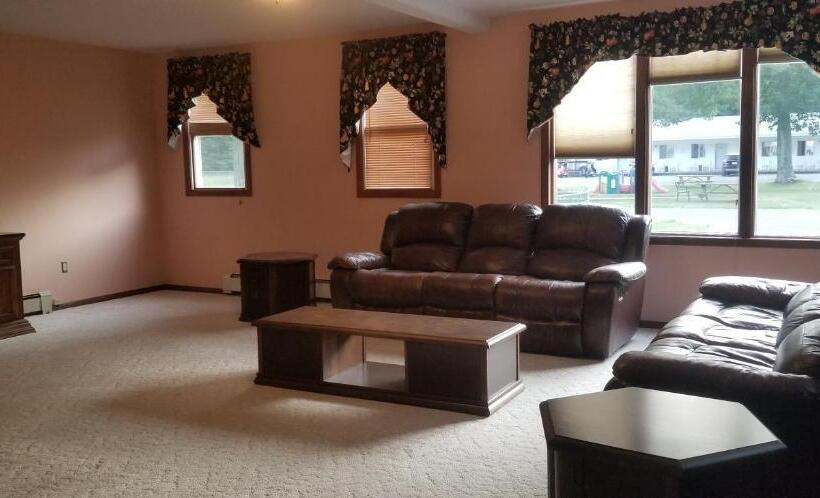 בית, 3 חדרי שינה, Red Ranch Inn