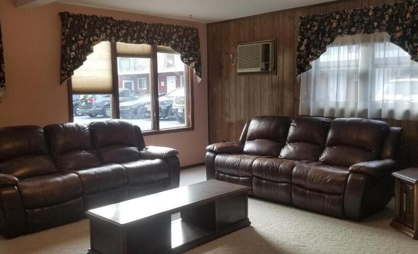 בית, 3 חדרי שינה, Red Ranch Inn