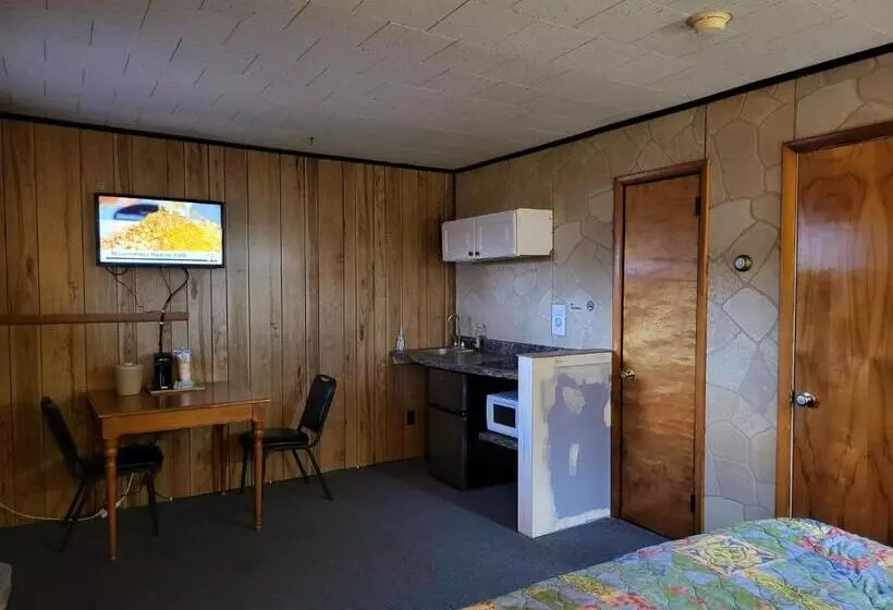 スタンダードスタジオ, Red Ranch Inn