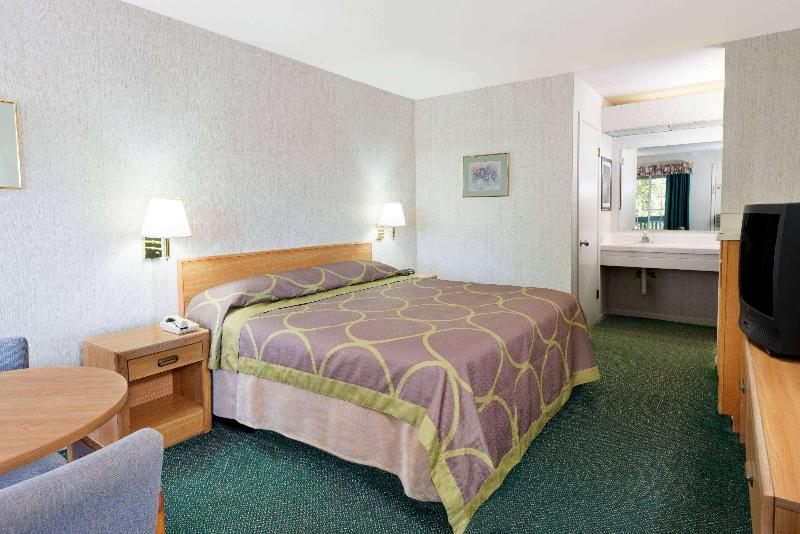 חדר סטנדרט עם מיטת קינג, Super 8 By Wyndham Auburn