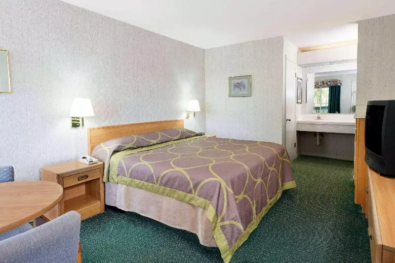 اتاق استاندارد با تخت بزرگ, Super 8 By Wyndham Auburn