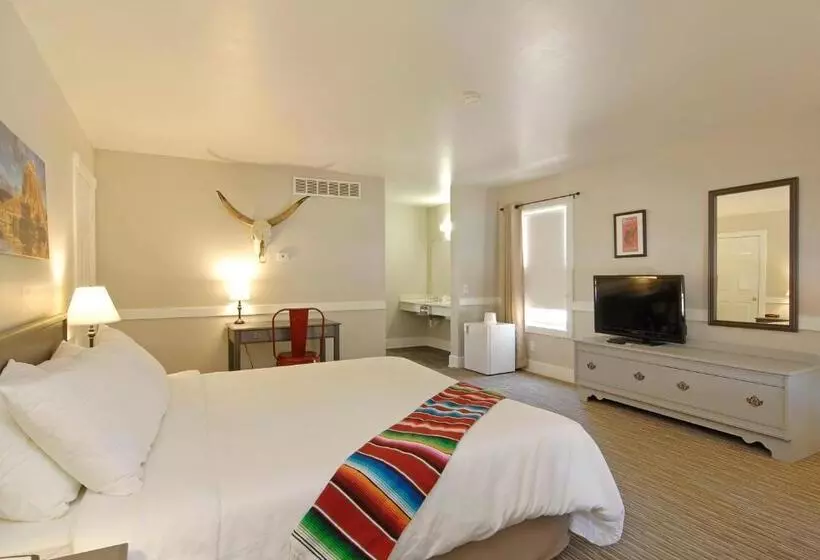 اتاق استاندارد با تخت بزرگ, Palm Canyon Hotel And Rv Resort