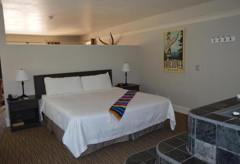 מיטת קינג בסוויטה, Palm Canyon Hotel And Rv Resort