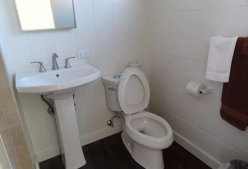 اتاق استاندارد, Tip Top Motel