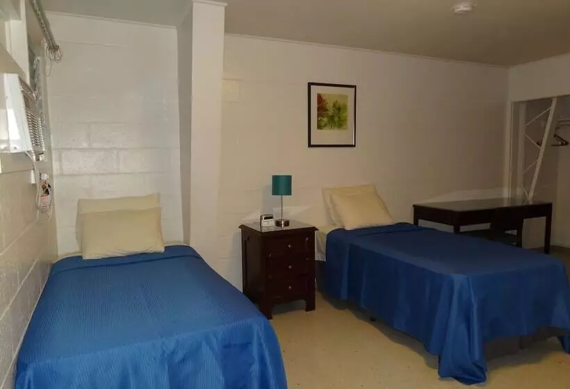 اتاق استاندارد, Tip Top Motel