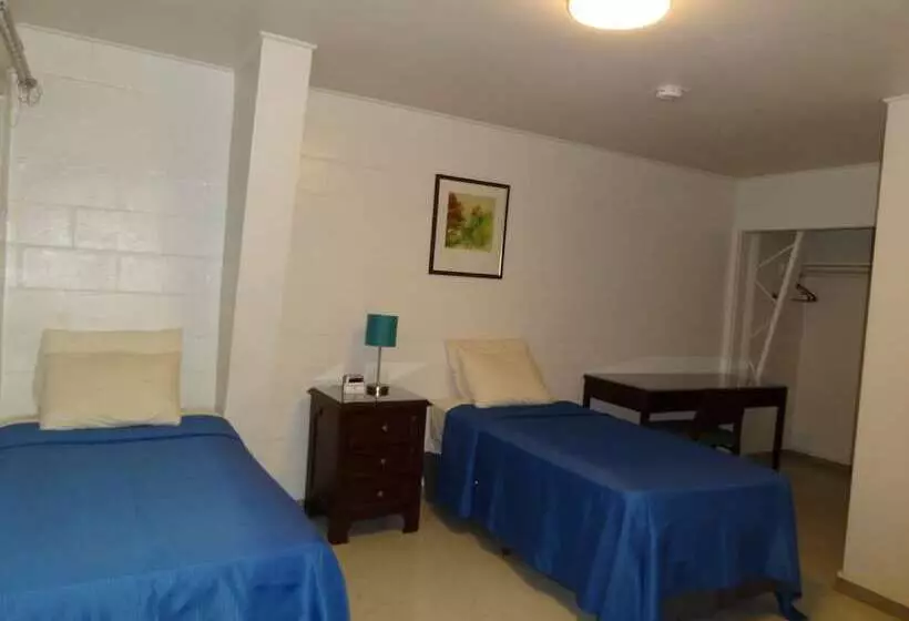 اتاق استاندارد, Tip Top Motel