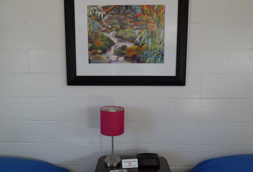 غرفة قياسية, Tip Top Motel