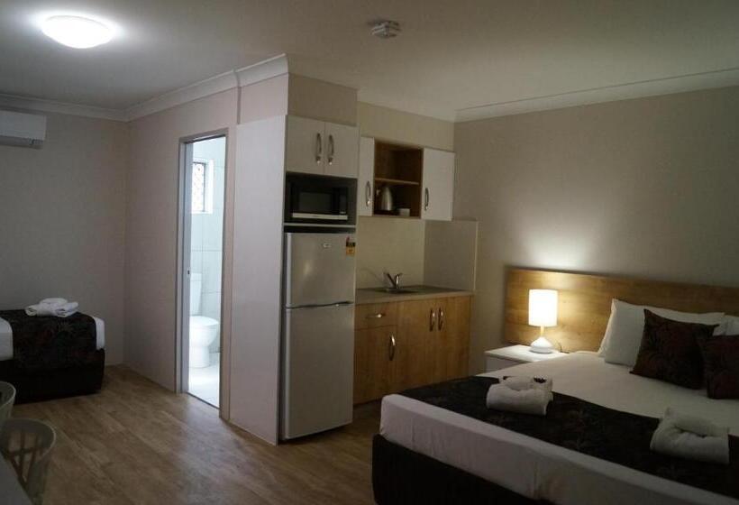 Студия Стандарт, Castle Crest Motel