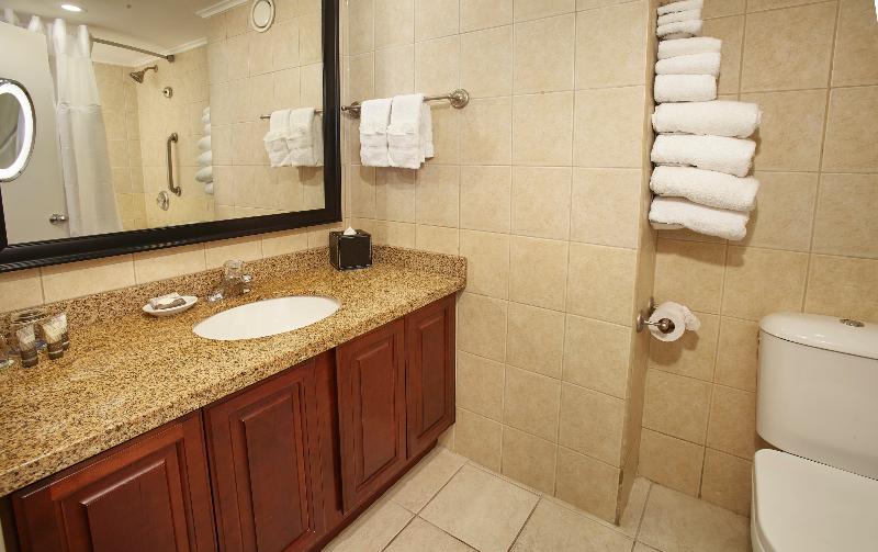 스탠다드 스튜디오, Divi Aruba Phoenix Beach Resort