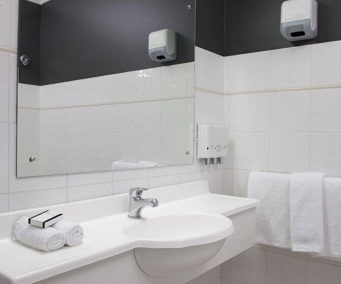 디럭스 룸, Adelaide Riviera