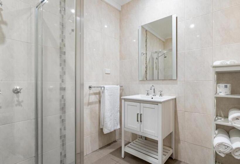 חדר משפחתי דלוקס, Avondel Motor Inn