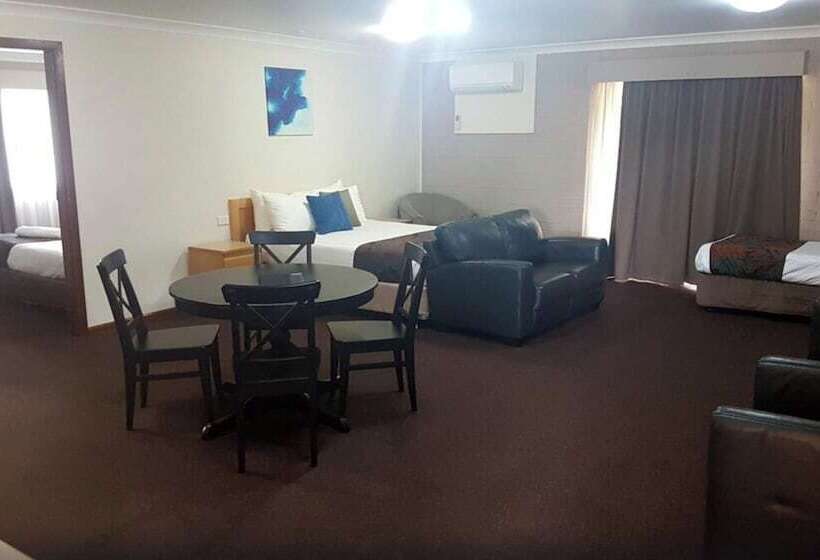 패밀리 룸, Hilltops Retreat Motor Inn