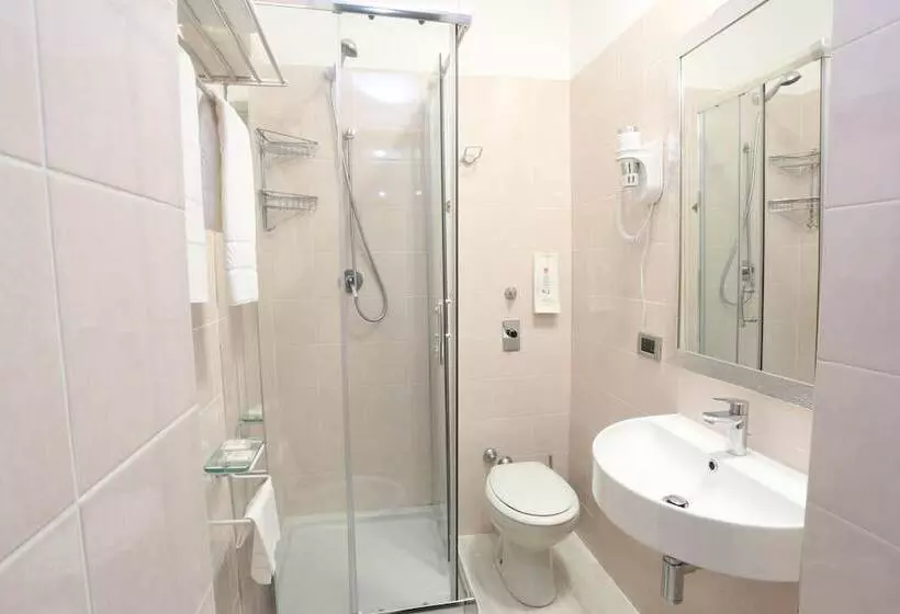اتاق استاندارد یک نفره, Piacenza