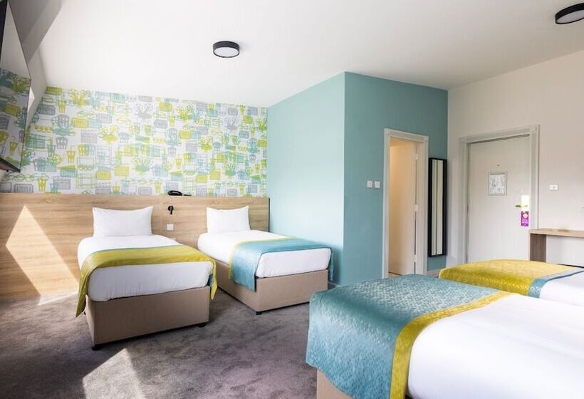 اتاق استاندارد چهار تخته, The Camden Street