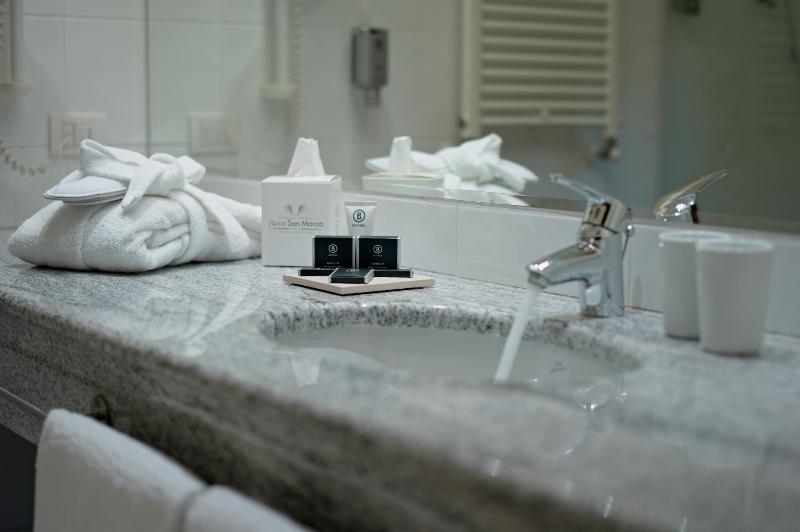 جناح مزود بتراس, Parco San Marco Lifestyle Beach Resort