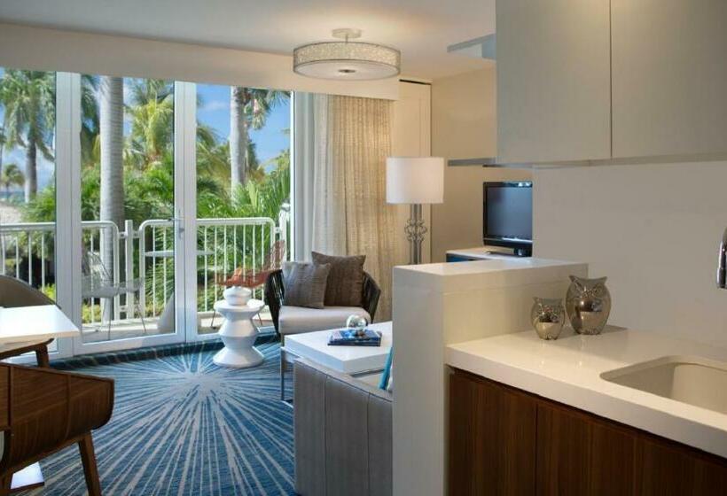 מיטת קינג בסוויטה, Renaissance Wind Creek Aruba Resort