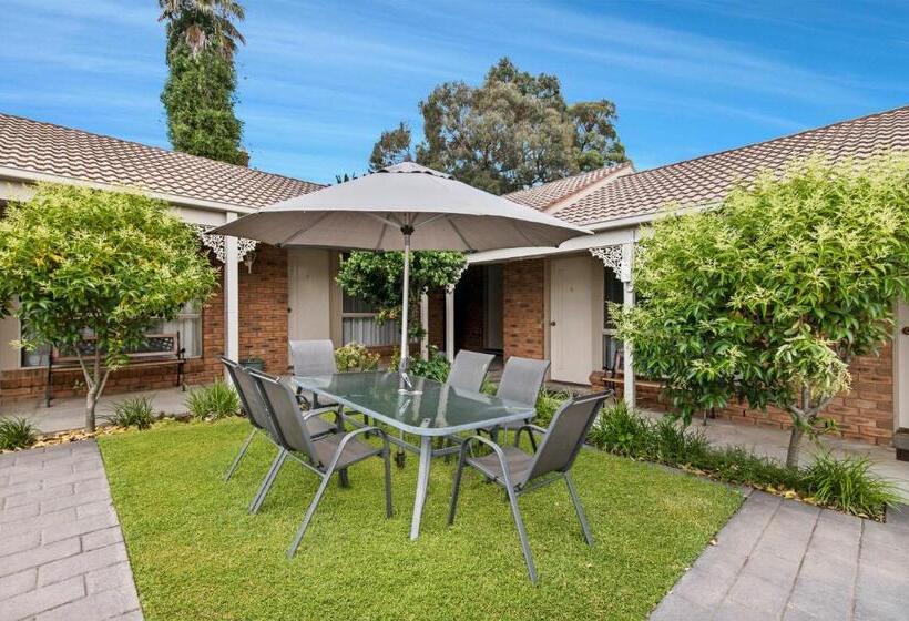 标准间, Golden Square Motor Inn