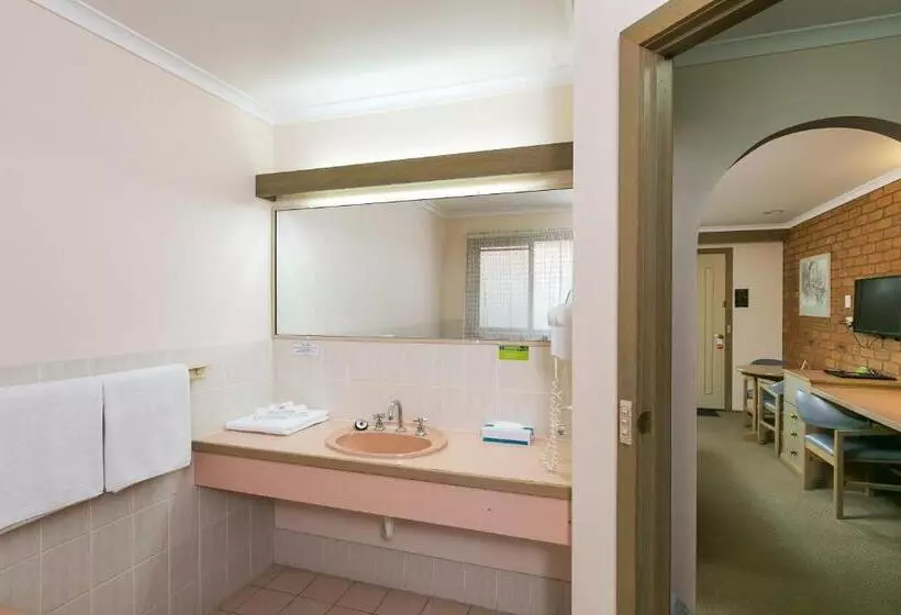 スタンダードルーム, Golden Square Motor Inn