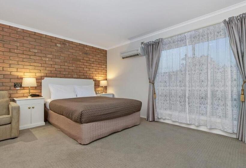 이그제큐티브 스위트, Golden Square Motor Inn
