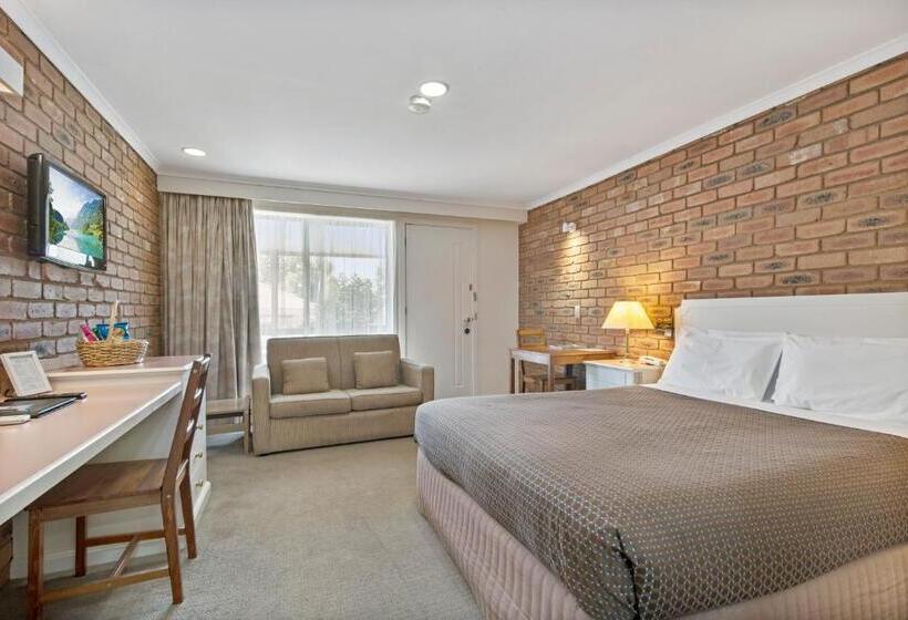 适合残疾人使用的标准间, Golden Square Motor Inn