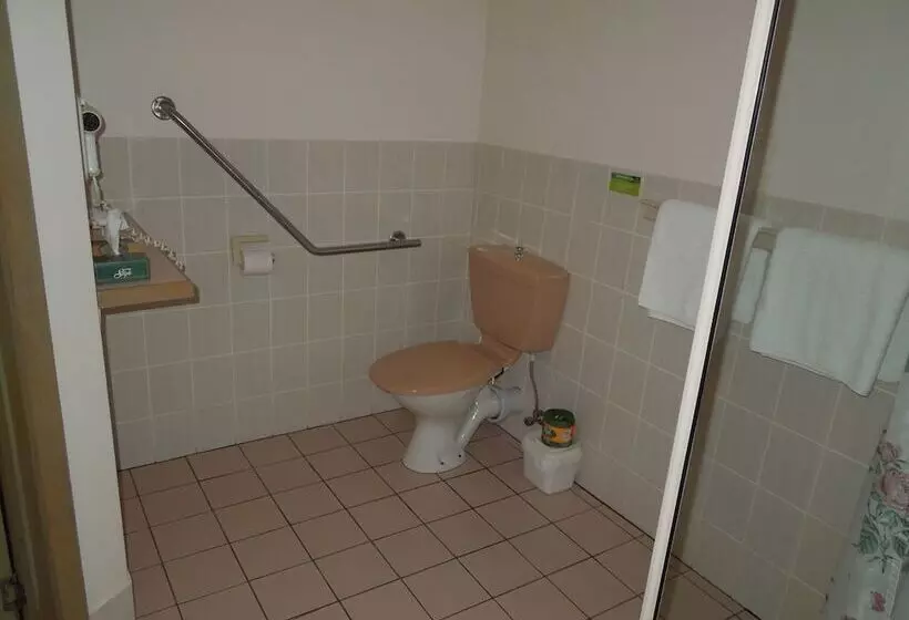 身障者適用スタンダードルーム, Golden Square Motor Inn
