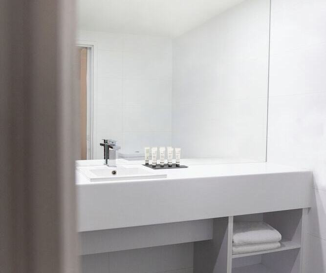 חדר סופריור עם מיטת קינג, Grand Chancellor Brisbane