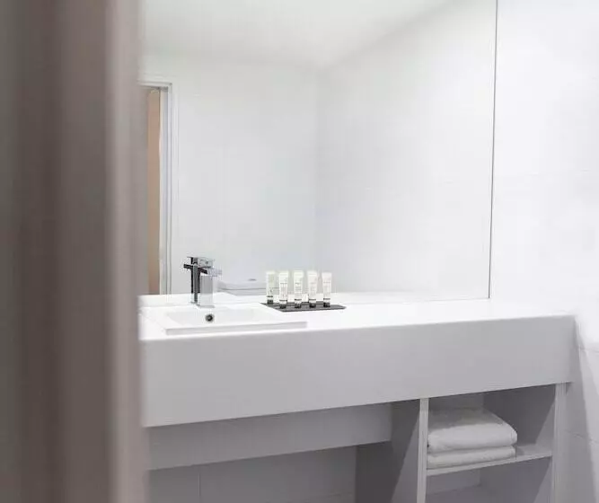 اتاق سوپریور با تخت بزرگ, Grand Chancellor Brisbane