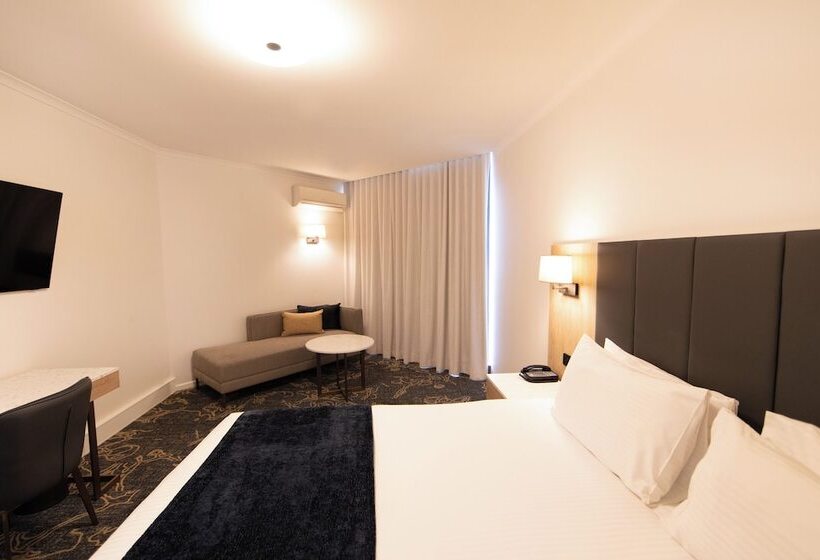 חדר סופריור עם מיטת קינג, Grand Chancellor Brisbane