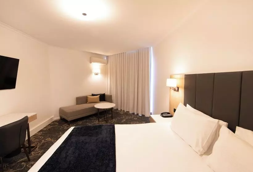 اتاق سوپریور با تخت بزرگ, Grand Chancellor Brisbane
