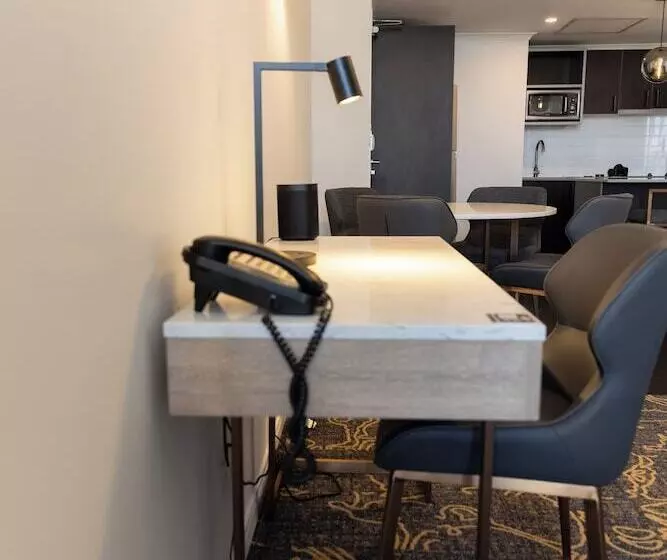 سوییت سوپریور, Grand Chancellor Brisbane