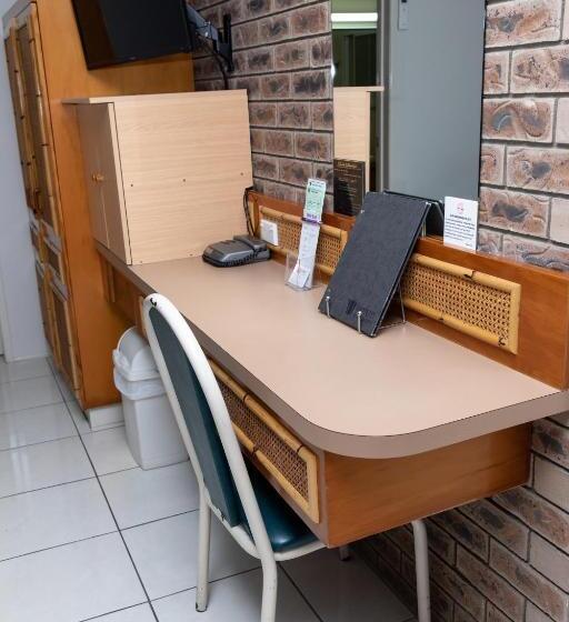 ファミリールーム, Lantern Motor Inn