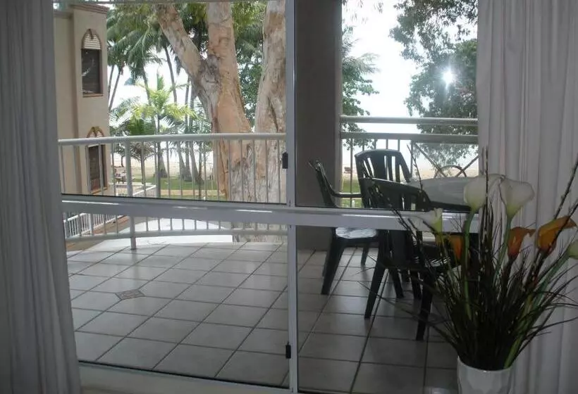 Huoneisto 1 Makuuhuone Merinäkymä, Marlin Waters Beachfront Apartments