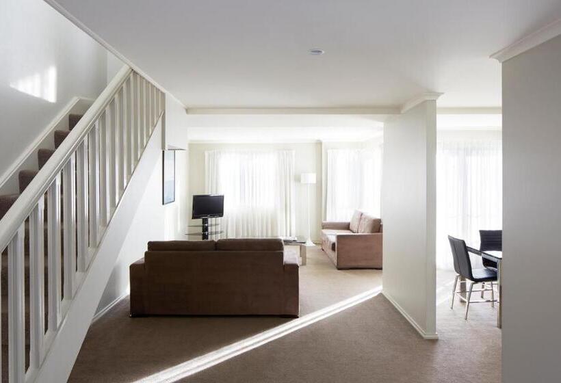 Апартаменты 4 Спальни, Pinnacle Apartments