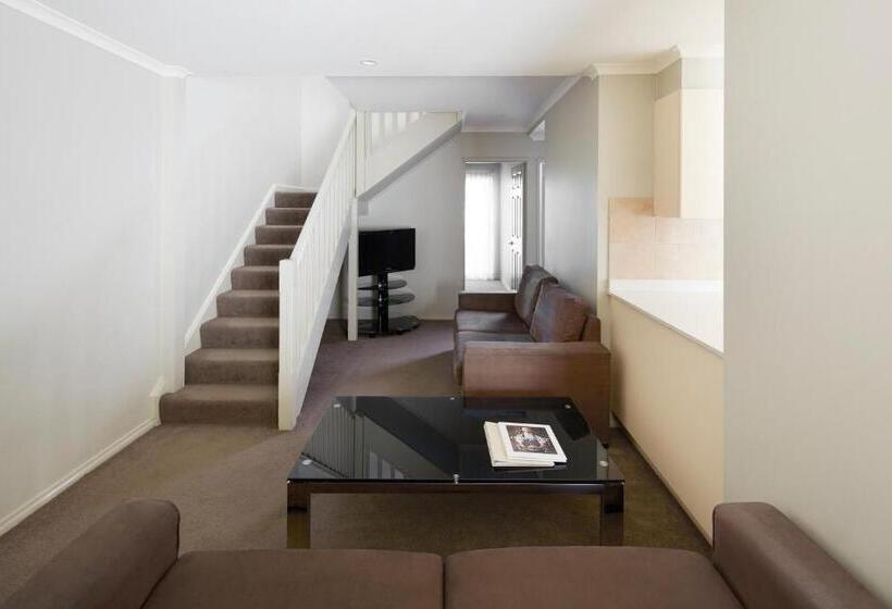 Апартаменты 4 Спальни, Pinnacle Apartments