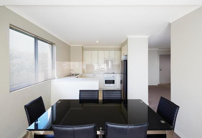 Апартаменты 4 Спальни, Pinnacle Apartments