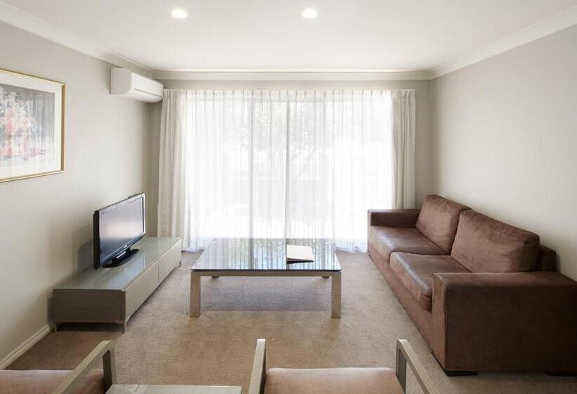 Апартаменты Deluxe 2 Спальни, Pinnacle Apartments