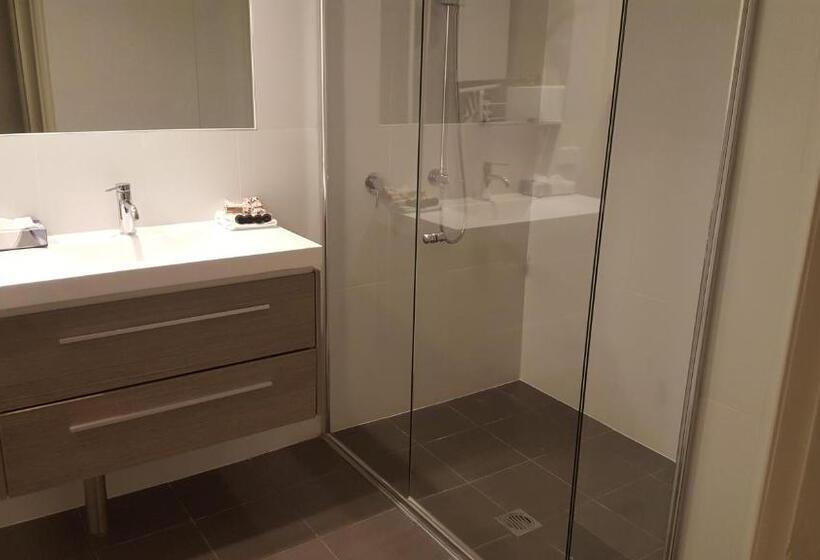 Апартаменты Deluxe 2 Спальни, Pinnacle Apartments