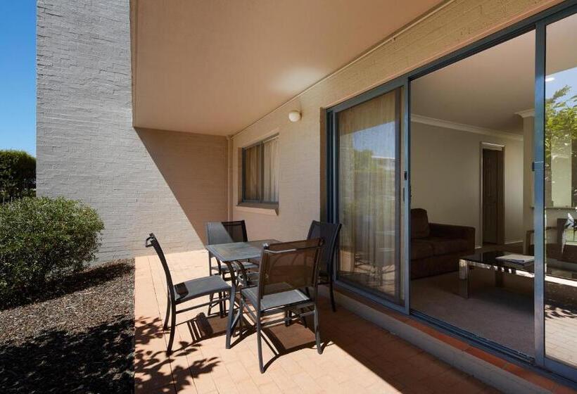 Апартаменты Deluxe 2 Спальни, Pinnacle Apartments