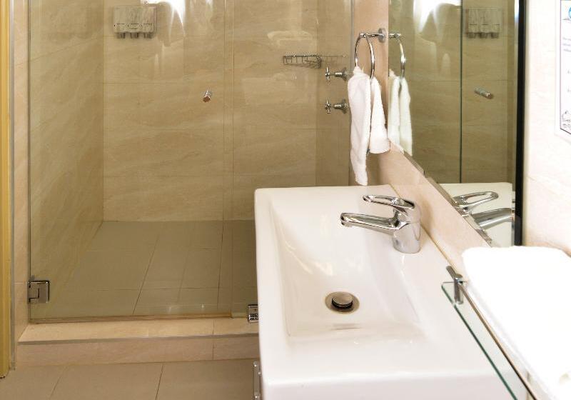 חדר משפחתי, Ryde Inn