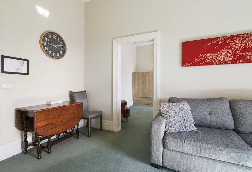 行政套房, The Riversleigh