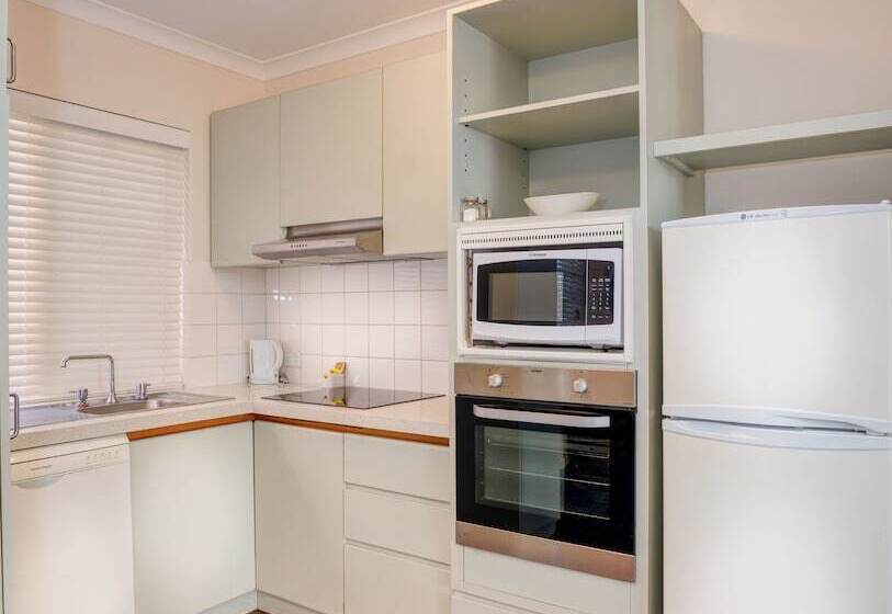 침실 3개 아파트, Broadwater Resort Como